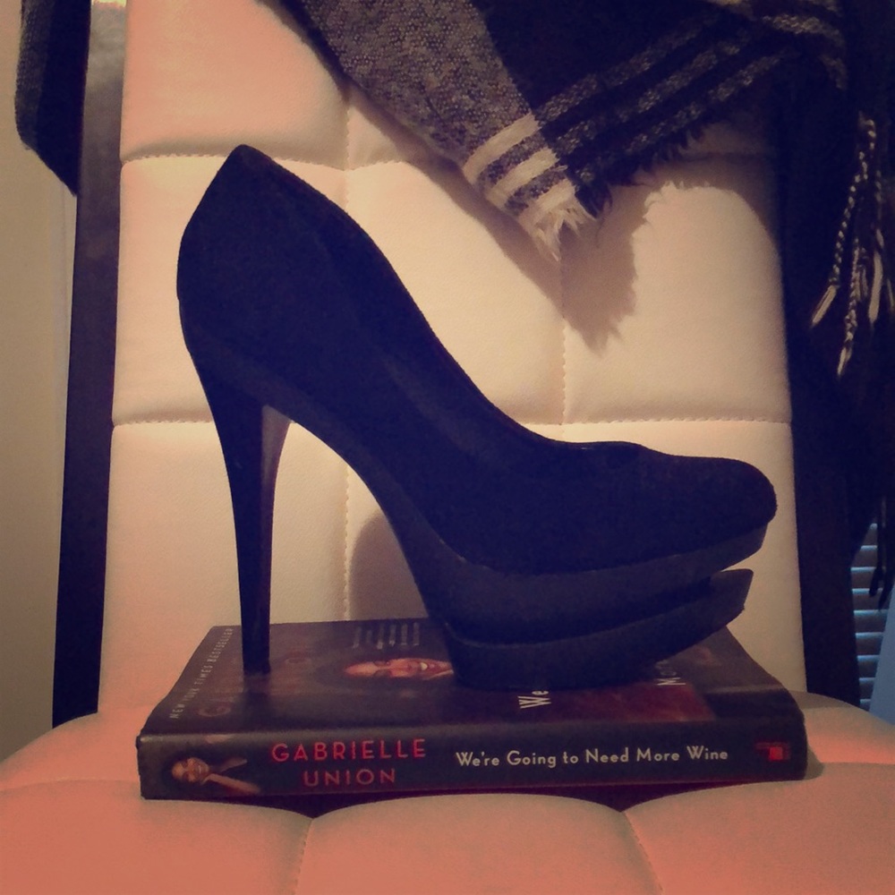 Black Jessica Simpson pumps